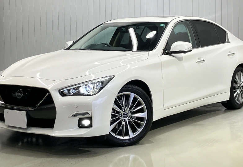 Nissan Skyline Белый