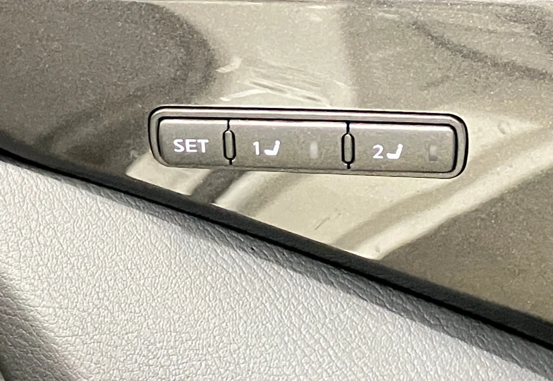 Nissan Skyline Белый