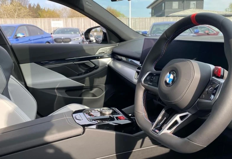 BMW M5 Зеленый