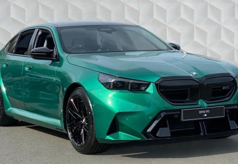 BMW M5 Зеленый