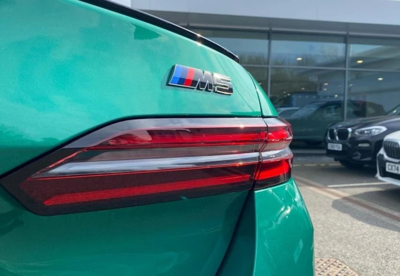 BMW M5 Зеленый