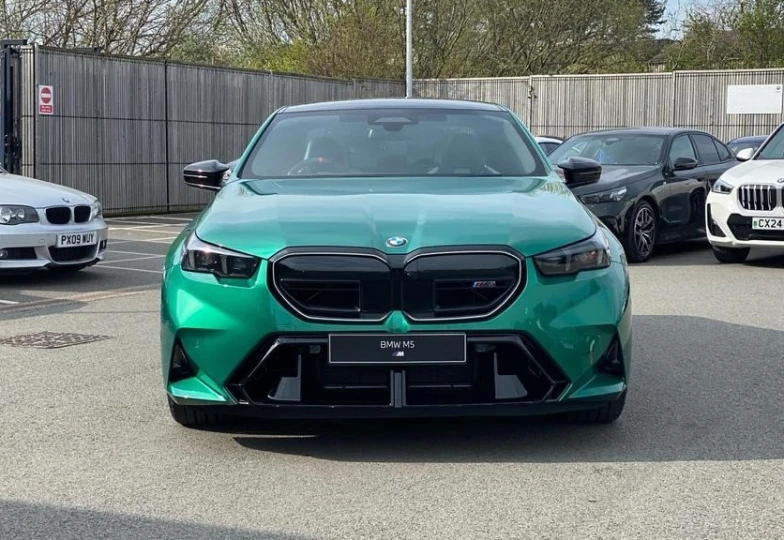 BMW M5 Зеленый