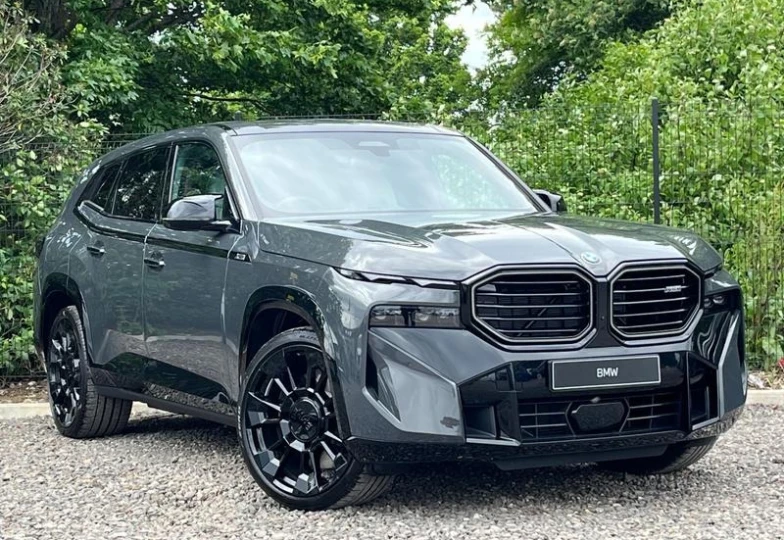 BMW XM Серый