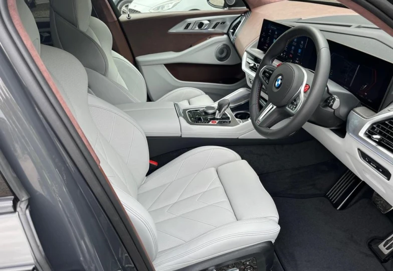 BMW XM Серый
