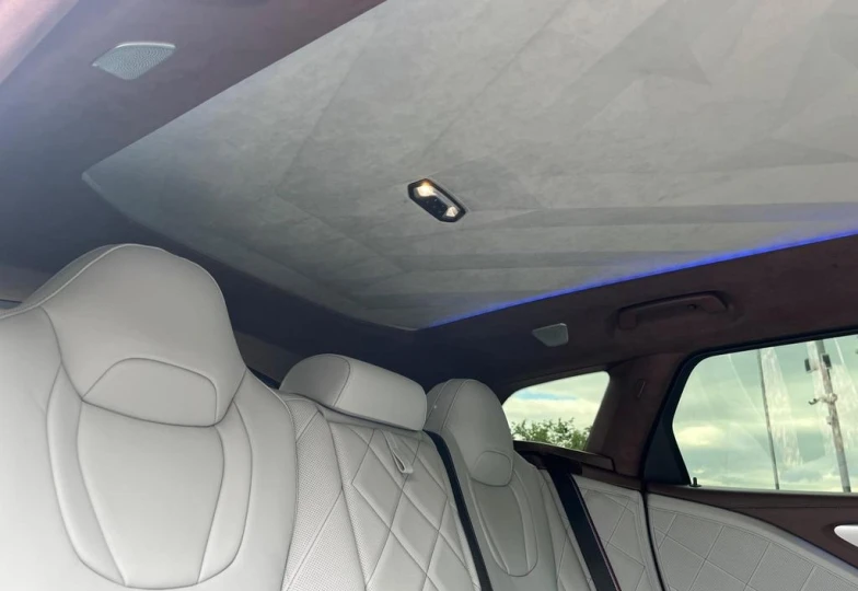 BMW XM Серый