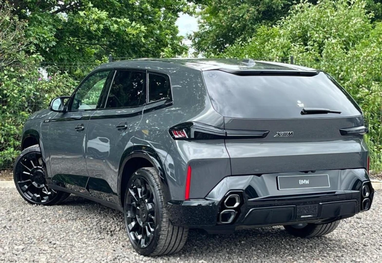 BMW XM Серый