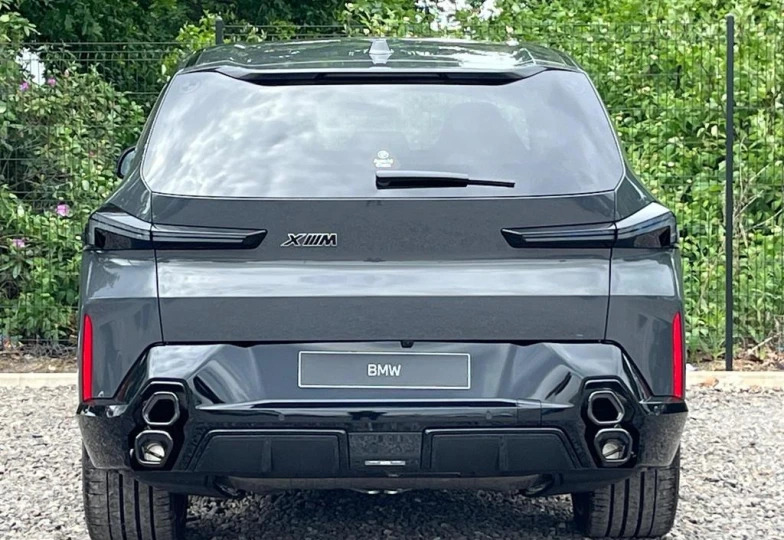 BMW XM Серый