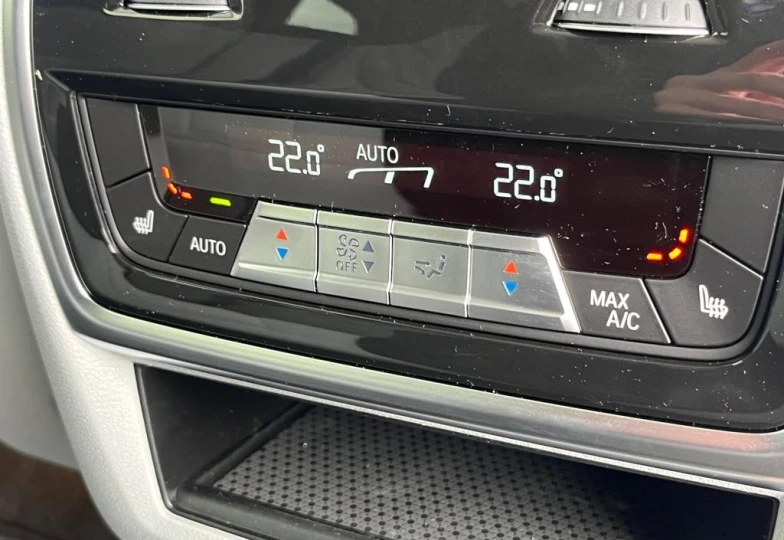 BMW XM Серый