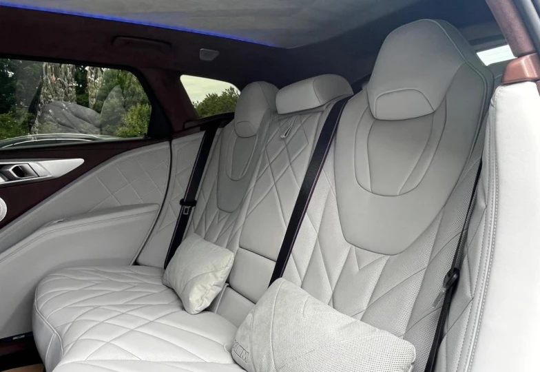 BMW XM Серый