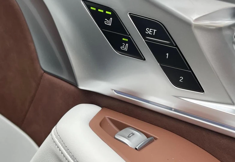 BMW XM Серый