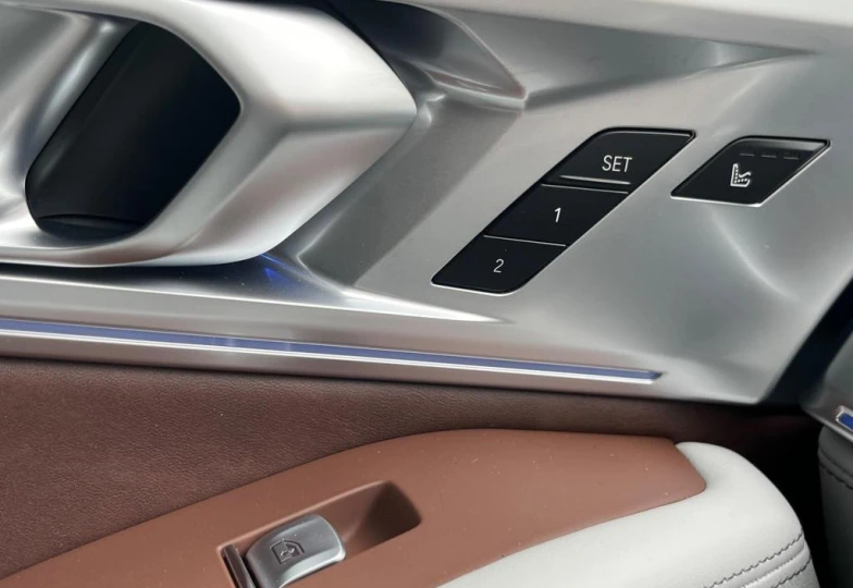 BMW XM Серый
