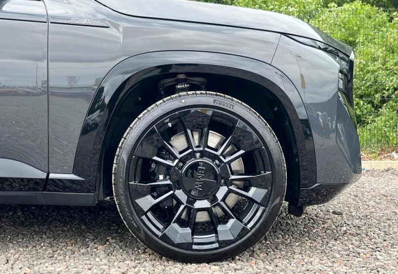 BMW XM Серый