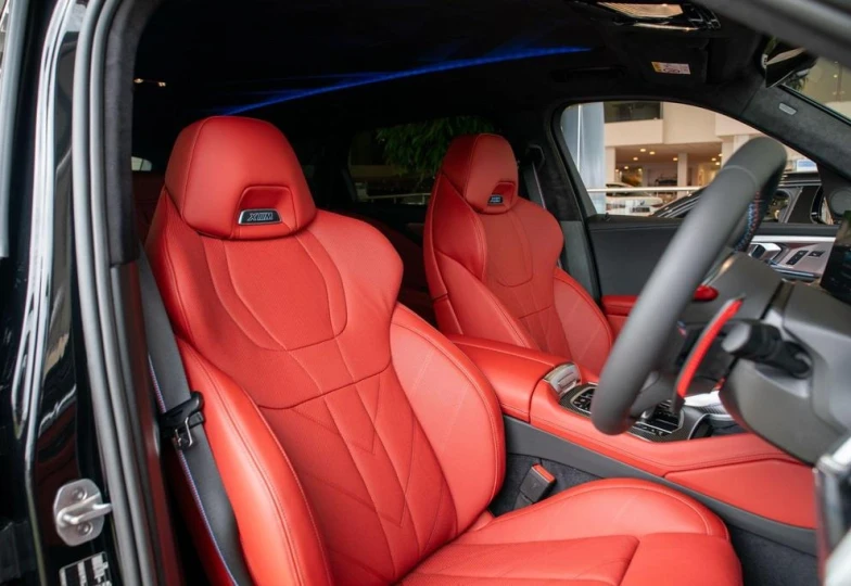 BMW XM Черный