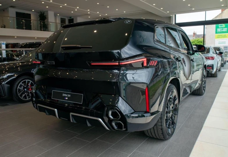 BMW XM Черный