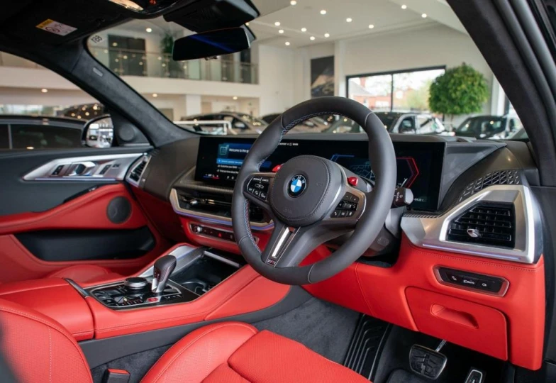 BMW XM Черный