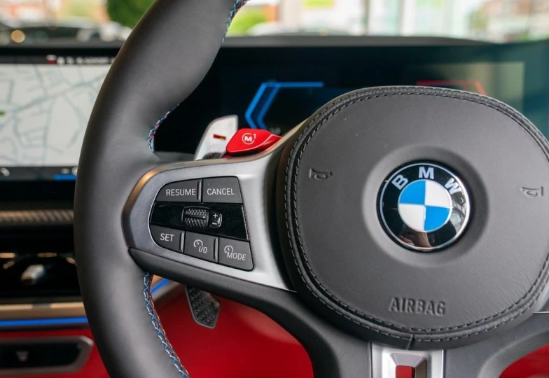 BMW XM Черный