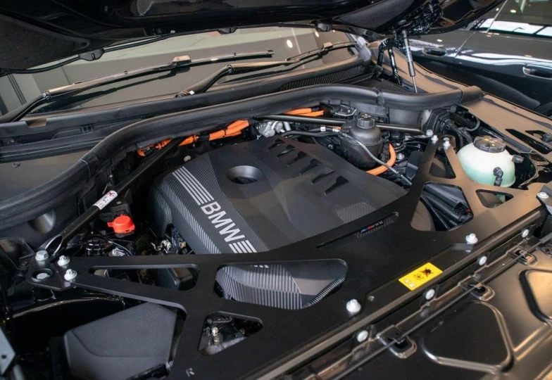 BMW XM Черный