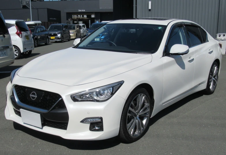 Nissan Skyline White