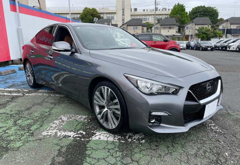 Nissan Skyline Grey