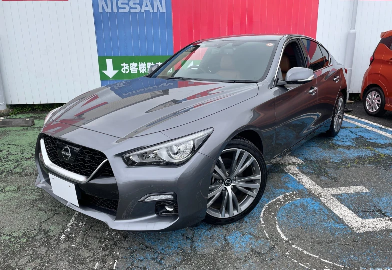 Nissan Skyline Grey