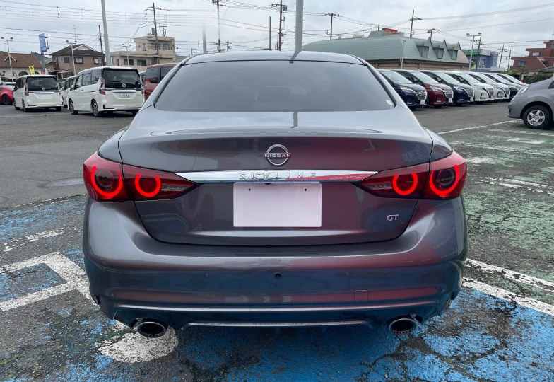 Nissan Skyline Grey