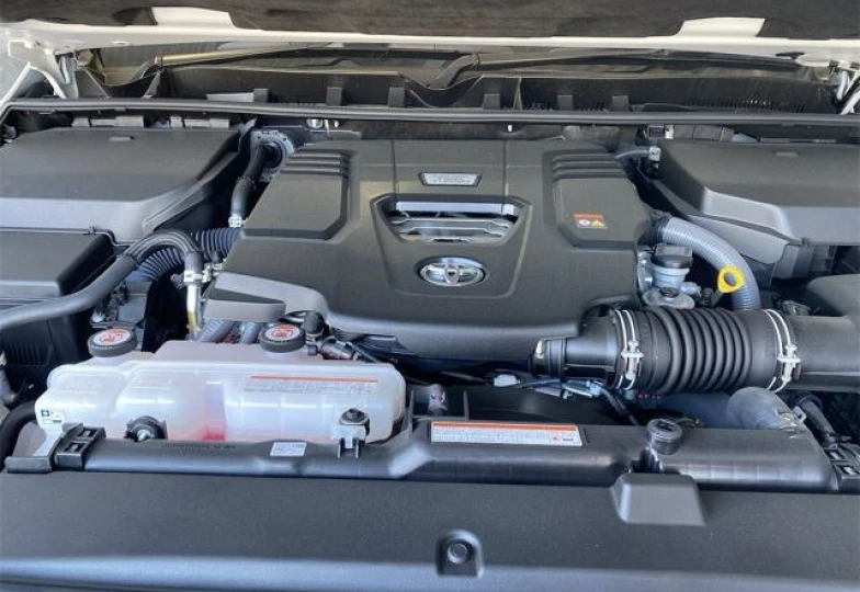 Toyota Land Cruiser 300 White