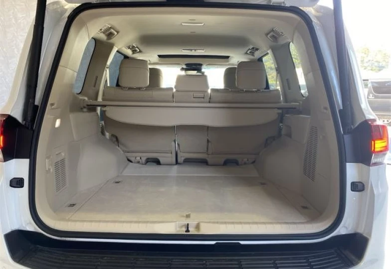 Toyota Land Cruiser 300 White