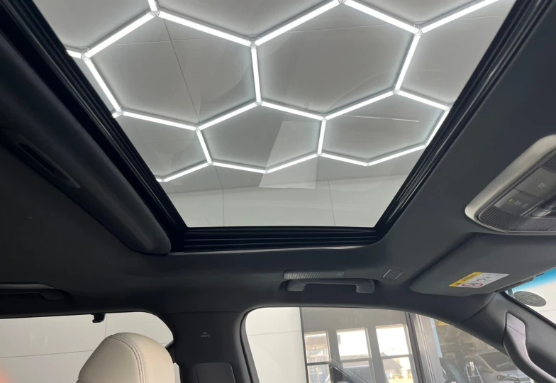 Lexus LX Белый