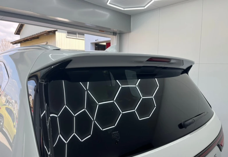 Lexus LX Белый