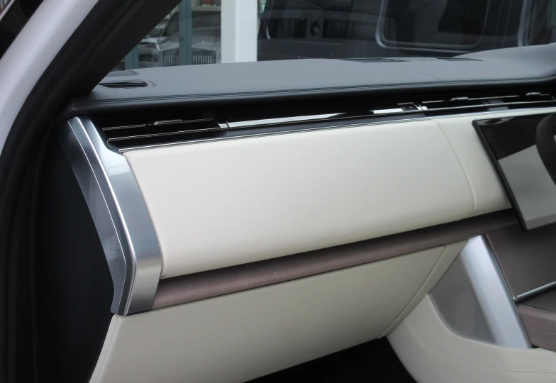 Land Rover Range Rover White