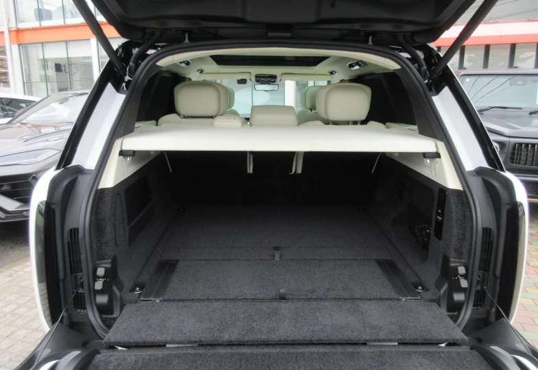 Land Rover Range Rover White
