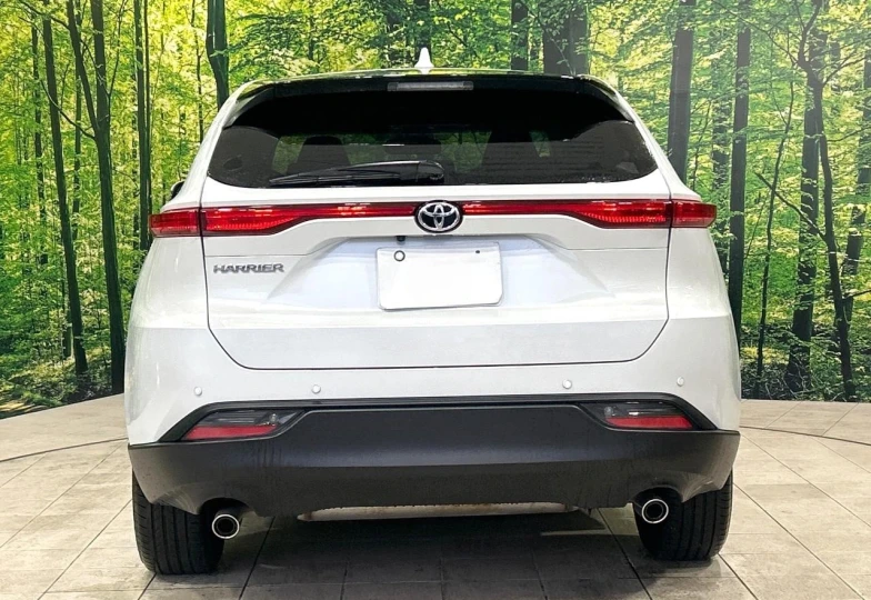Toyota Harrier Белый