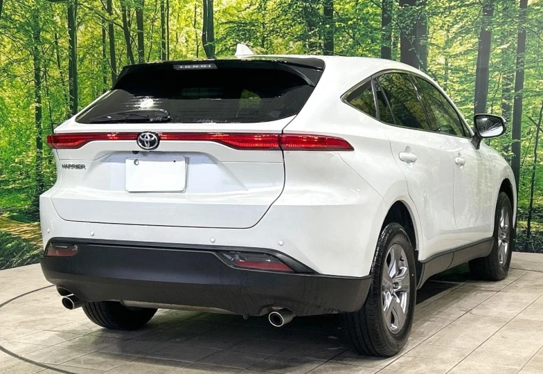 Toyota Harrier Белый
