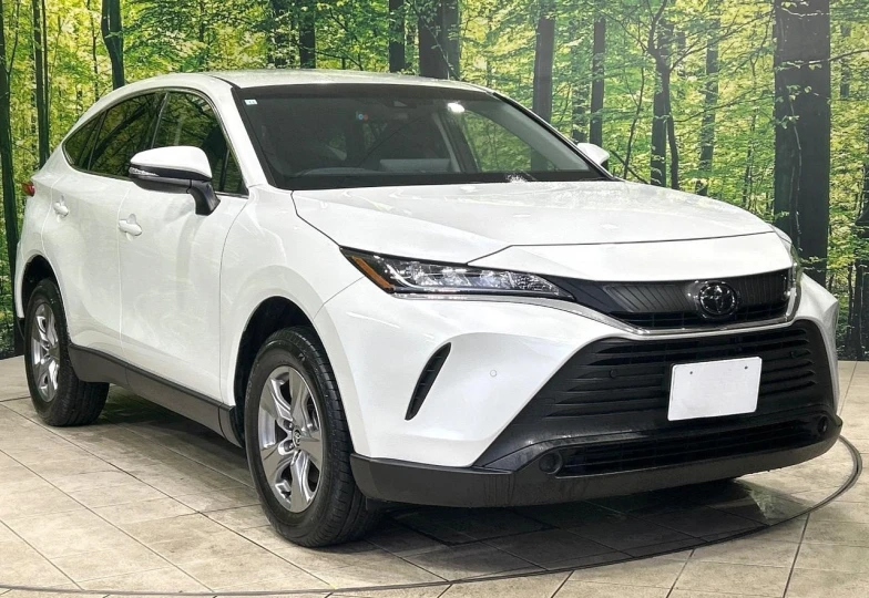 Toyota Harrier Белый