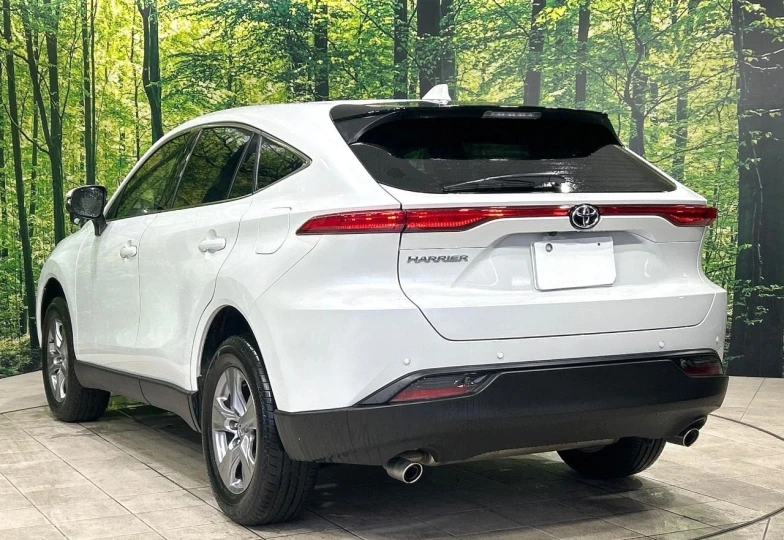 Toyota Harrier Белый
