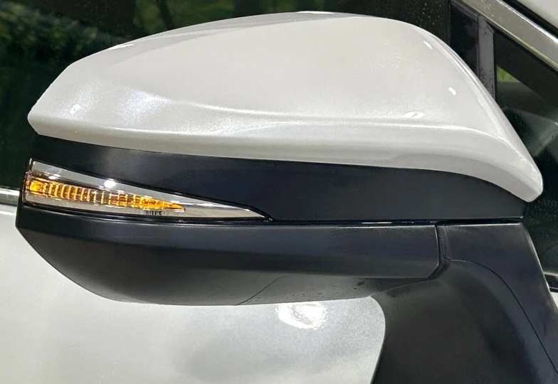 Toyota Harrier Белый