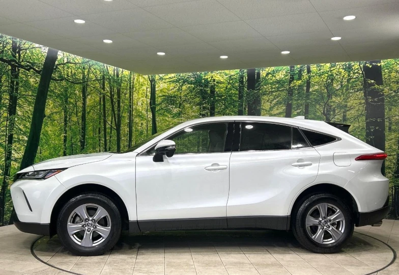 Toyota Harrier Белый
