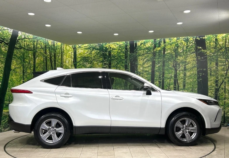 Toyota Harrier Белый