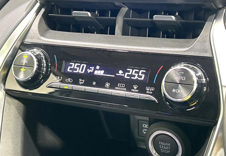Toyota Harrier Белый