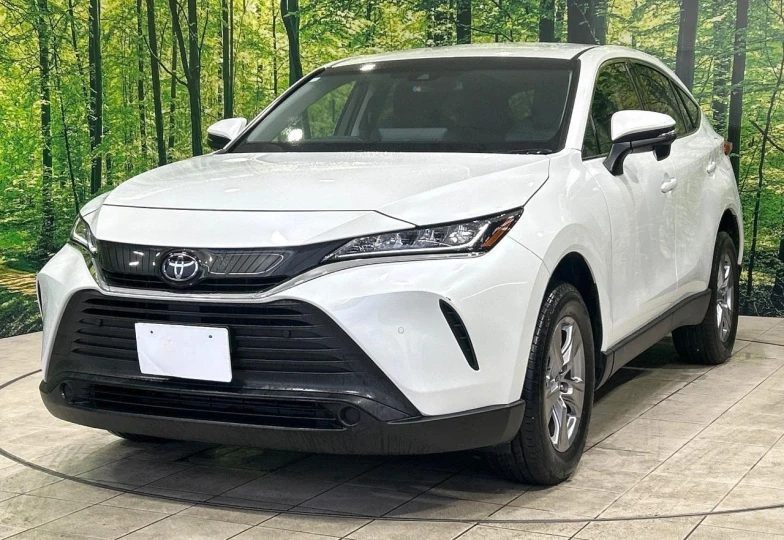 Toyota Harrier Белый