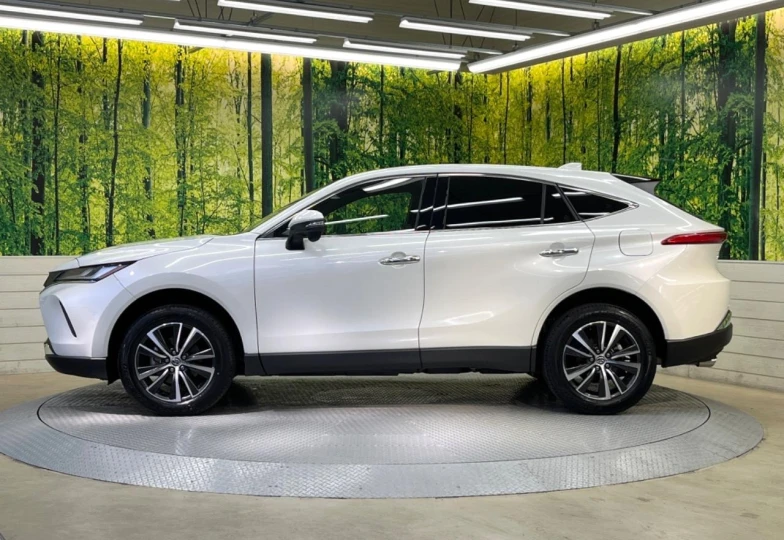 Toyota Harrier Белый