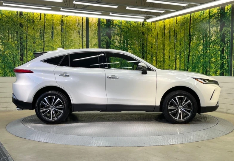 Toyota Harrier Белый