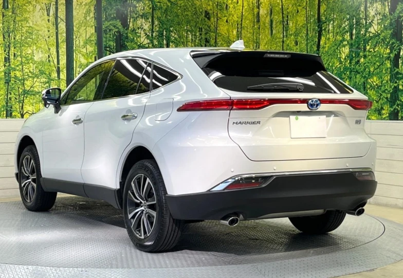 Toyota Harrier Белый