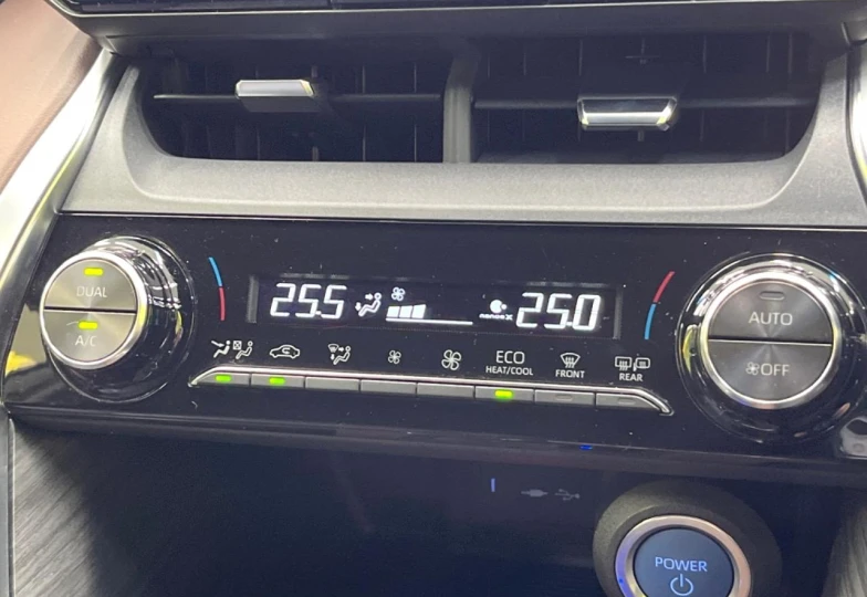 Toyota Harrier Белый