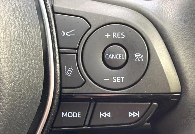 Toyota Harrier Белый