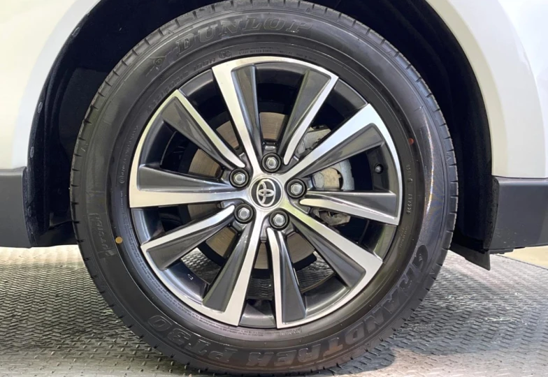 Toyota Harrier Белый