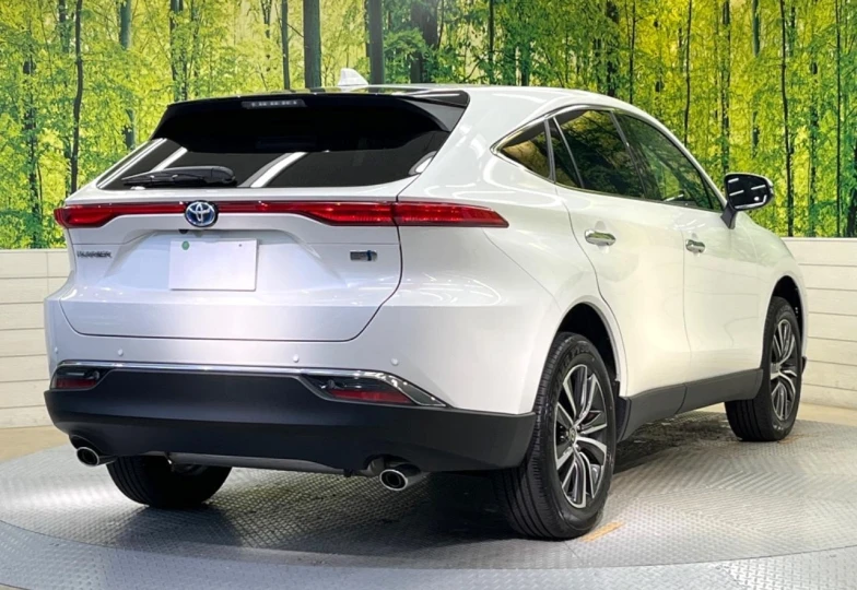 Toyota Harrier Белый