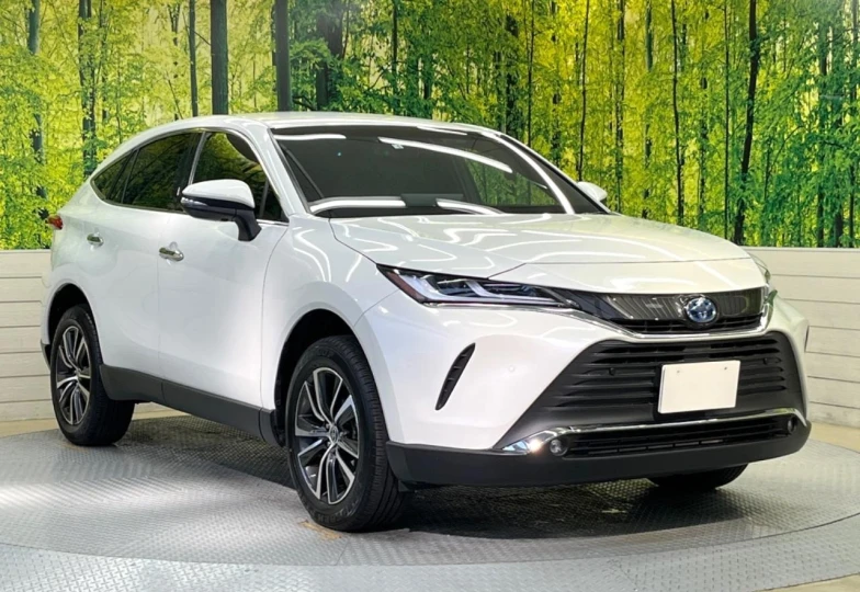 Toyota Harrier Белый