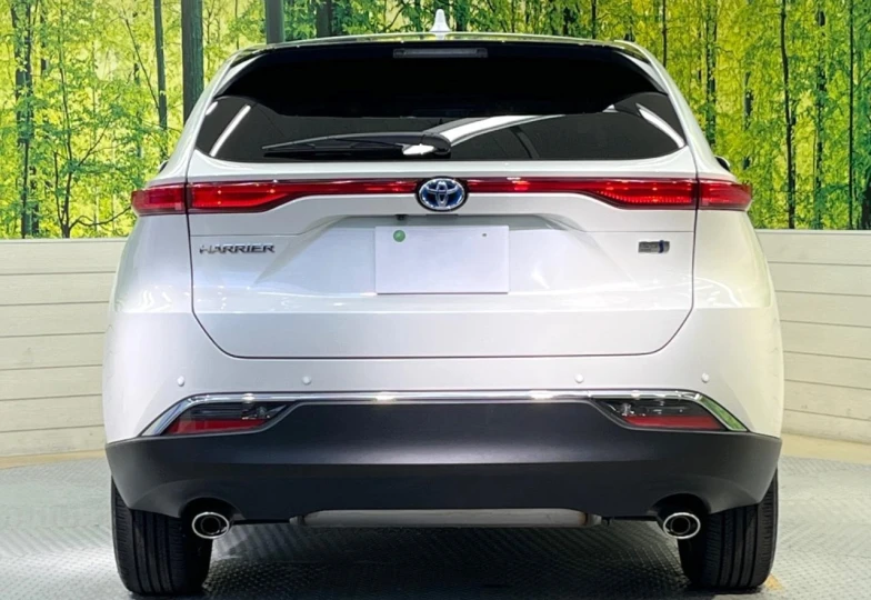 Toyota Harrier Белый