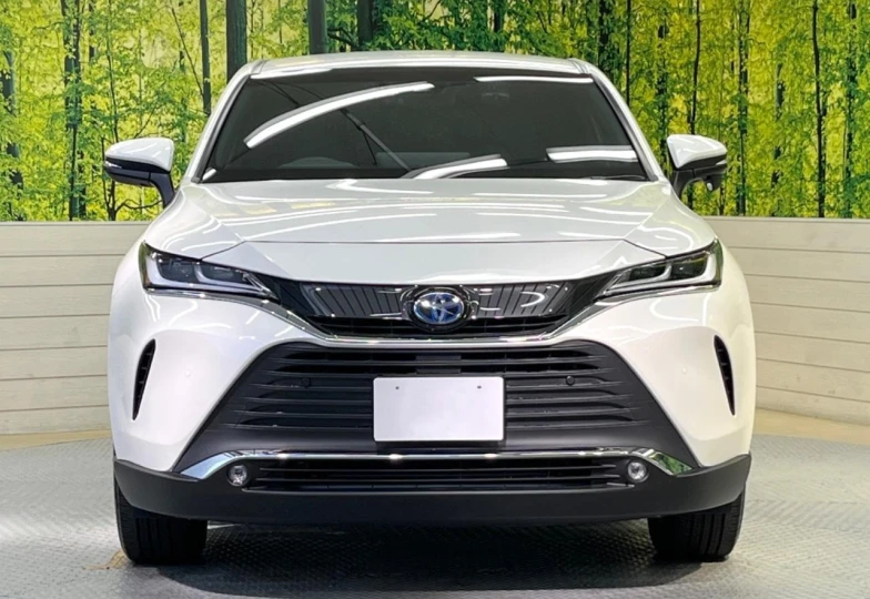 Toyota Harrier Белый